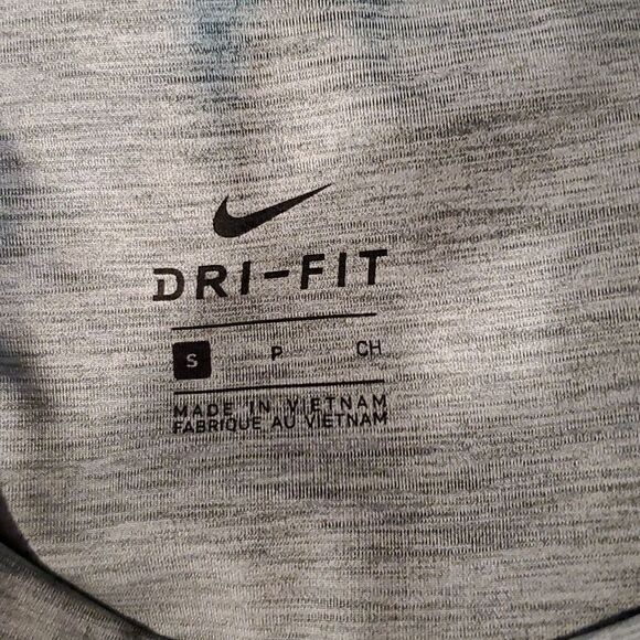 Women's Nike gray with pink tight fit 7/8 leggings NWT - Picture 8 of 10